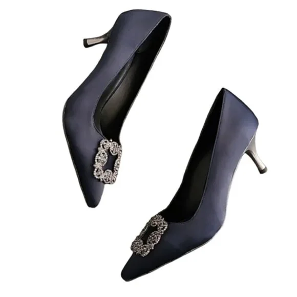 LA SCADA Navy Satin Pumps 37 7 Heels Jeweled Brooch Pointy Toe Euro Luxe - Picture 7 of 16